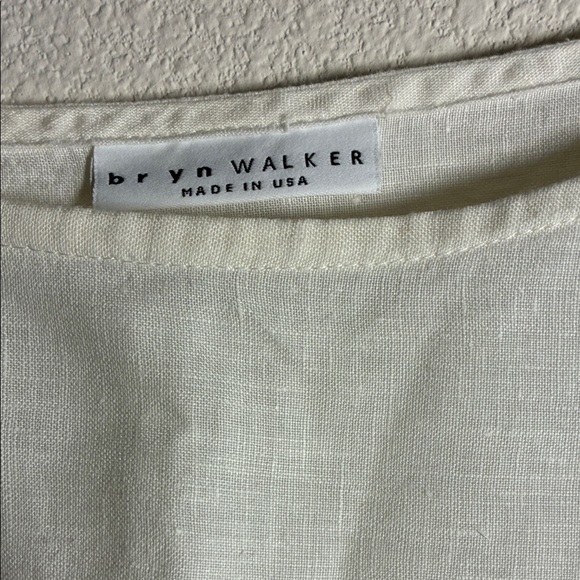 Elegant White linen Women's Top - Picture 2 of 4